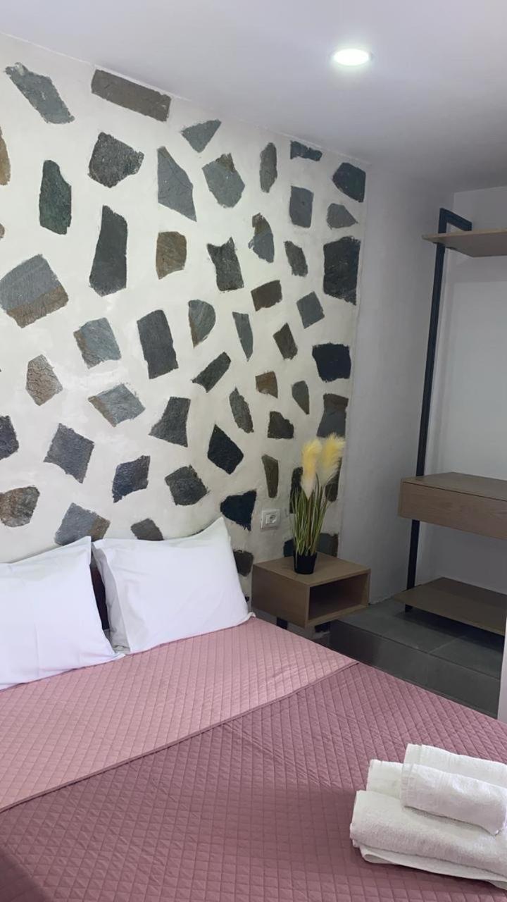 Harmonia Guest House 2 Himare Quarto foto