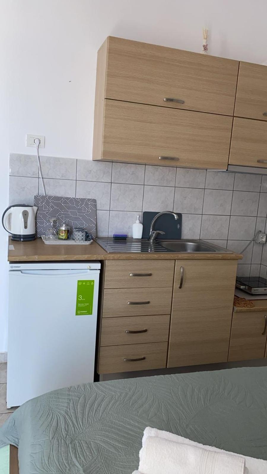 Harmonia Guest House 2 Himare Quarto foto